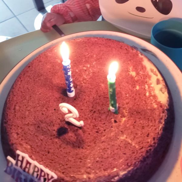 Anniversaire d'un enfant accueilli dans le jardin